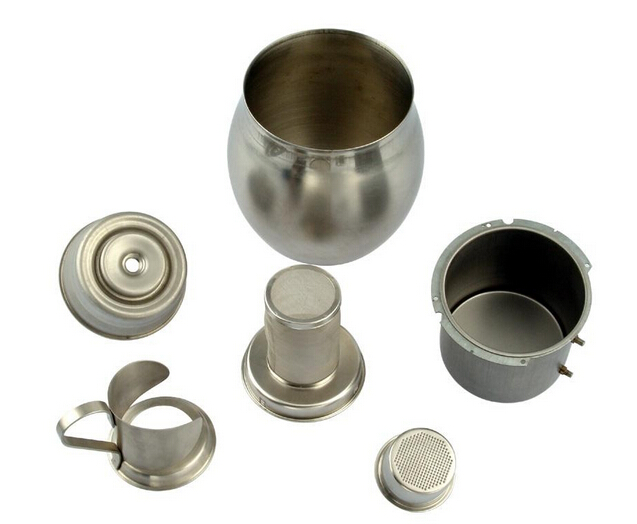 在不銹鋼工件鈍化前要是工件外表有油污、有銹斑等污漬，應(yīng)對(duì)其工件進(jìn)行清洗，然后再對(duì)工件進(jìn)行除油脫脂