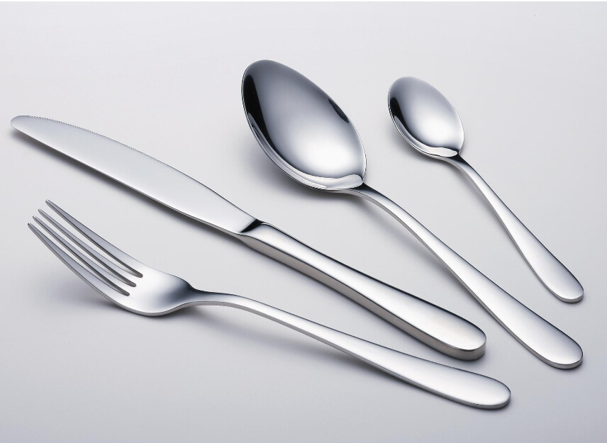 根據(jù)金屬材料的特性，清洗劑也已不再是單純的去污作用，還能起到對金屬膜防銹作用、增強產(chǎn)品的抗腐蝕能力